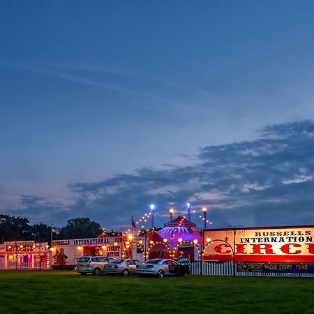 Vintage, Circus Holiday Home 梅布尔索普 外观 照片