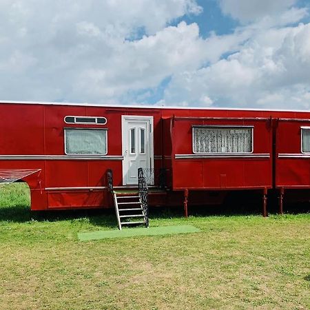 Vintage, Circus Holiday Home 梅布尔索普 外观 照片