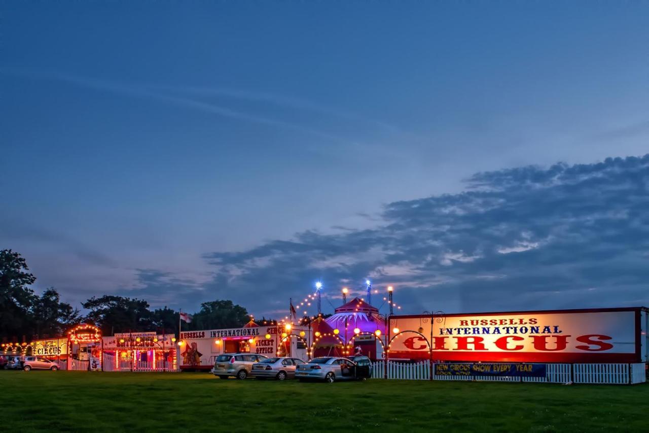 Vintage, Circus Holiday Home 梅布尔索普 外观 照片