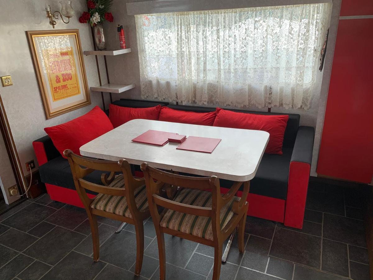 Vintage, Circus Holiday Home 梅布尔索普 外观 照片